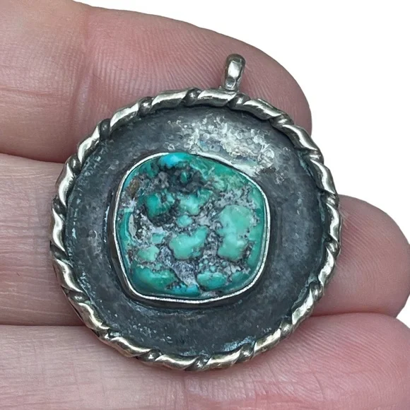 Vintage authentic Navajo Signed Turquoise pendant silver - Picture 1 of 6